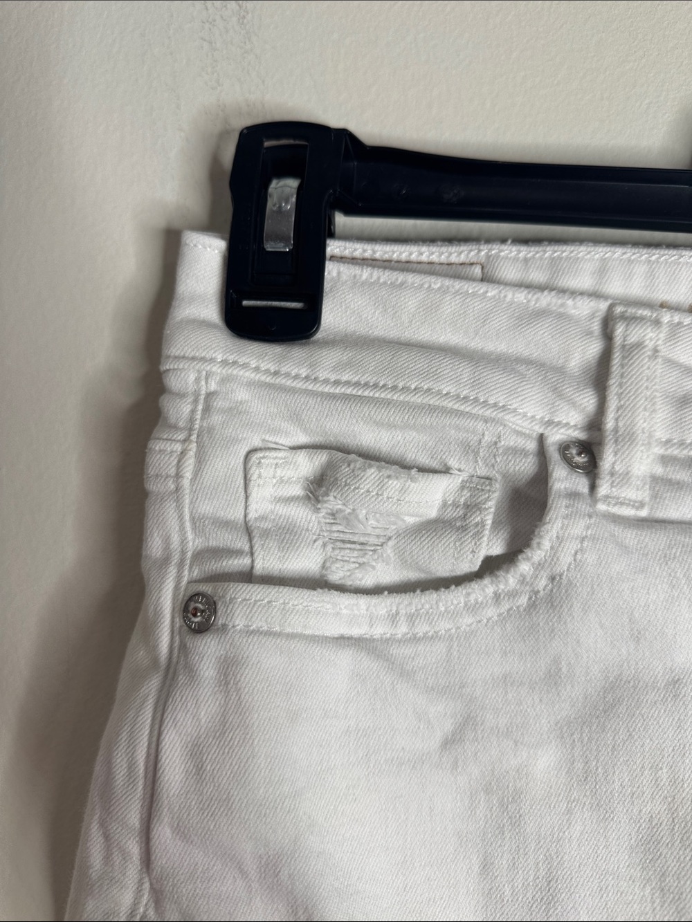 American Eagle Crossover Mom Short Stretch Cuffed White Distressed Denim Shorts - Picture 5 of 12